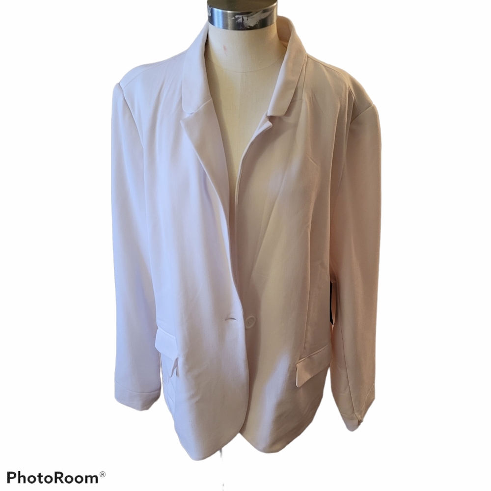 NWT: Size 3X White Blazer